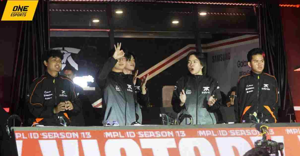 Transfer pemain MLBB termahal yang gemparkan pro scene 2025 2 Analisis bursa transfer dan dampaknya bagi tim esports.